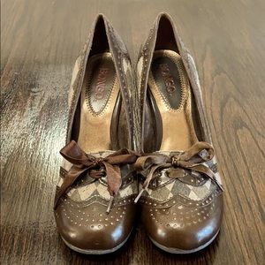 Bongo Brown Argyle Heels